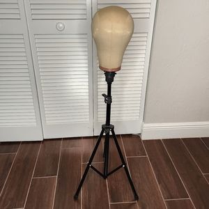 Mannequin Head and Tripod